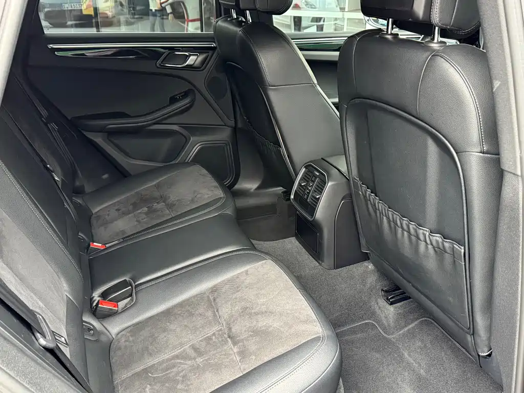 Porsche Macan 2016 — фото 15