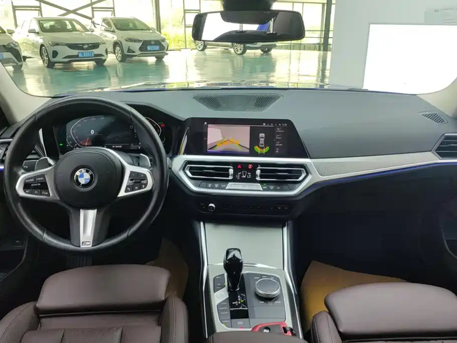 BMW 3 Series 2022 — фото 12