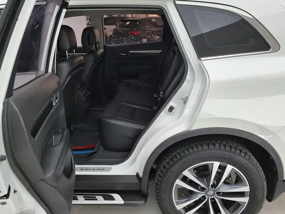 Renault Koleos 2017 — фото 11