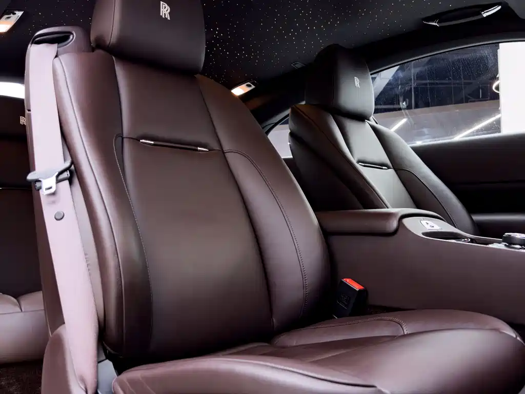 Rolls-Royce Wraith 2018 — фото 11