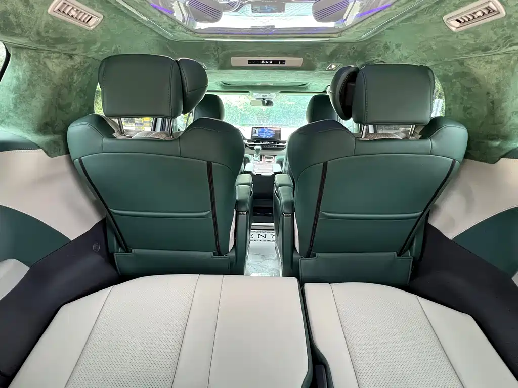 Toyota Sienna 2022 — фото 11