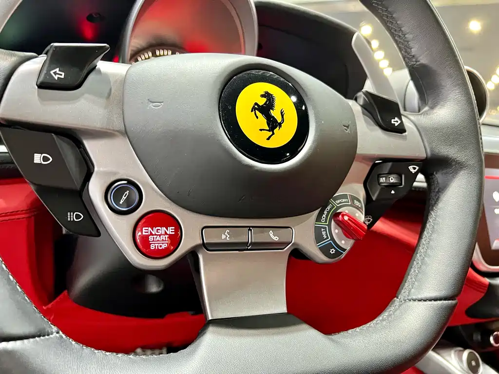 Ferrari GTC4Lusso 2018 — фото 9