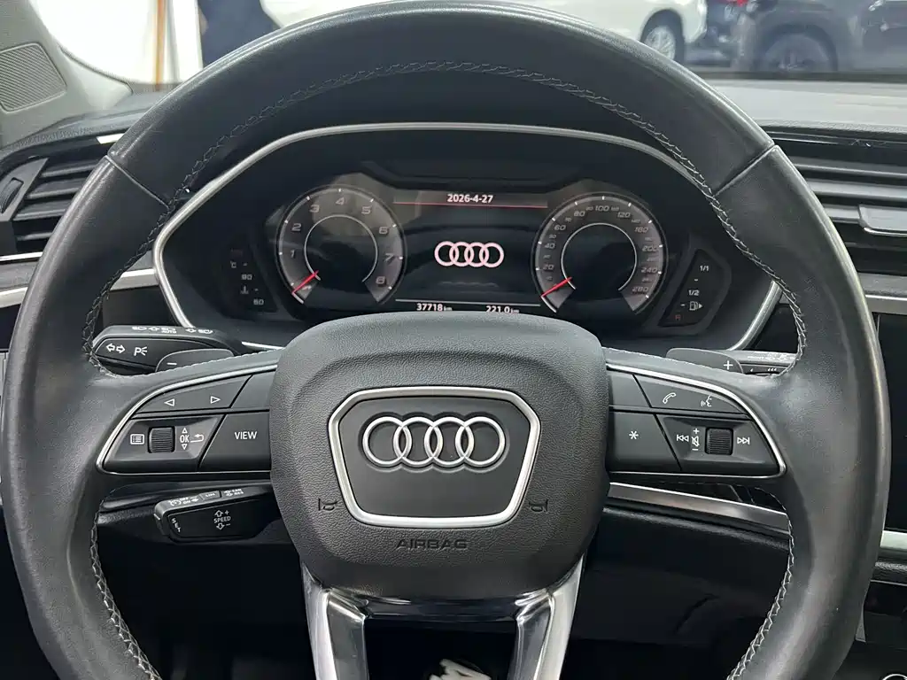 Audi Q3 2022 — фото 7