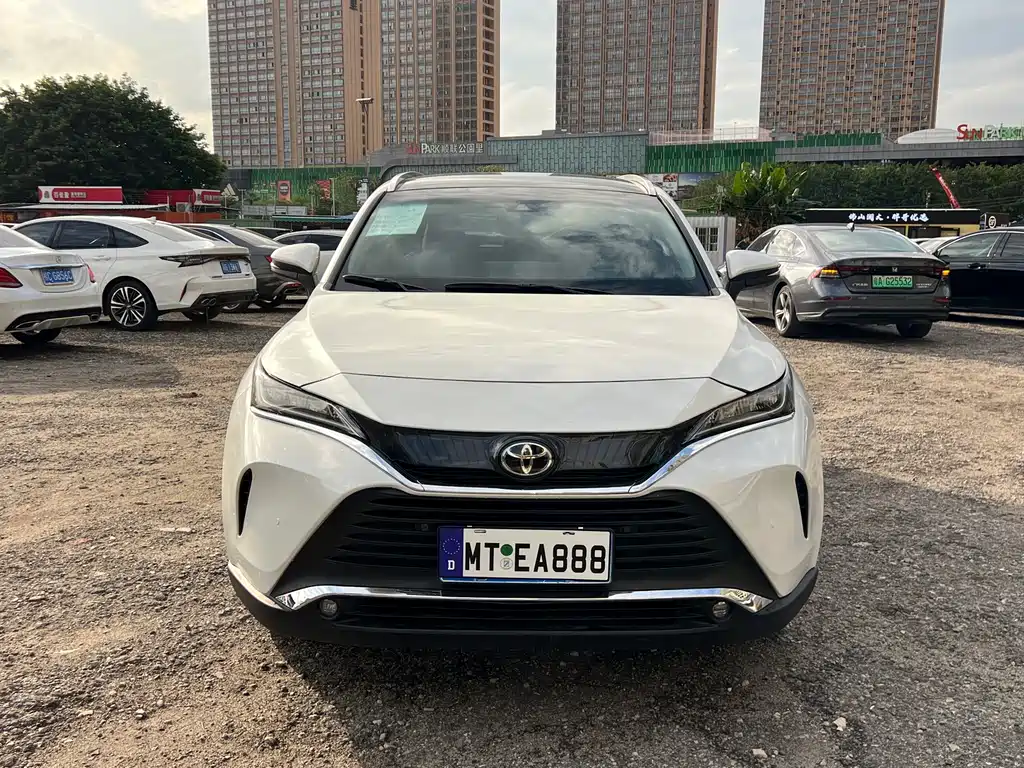 Toyota Harrier 2022 — фото 1