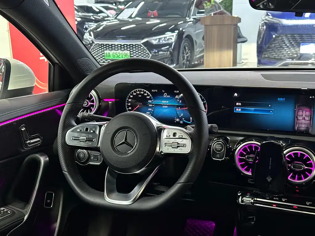 Mercedes-Benz A-Class 2022 — фото 13