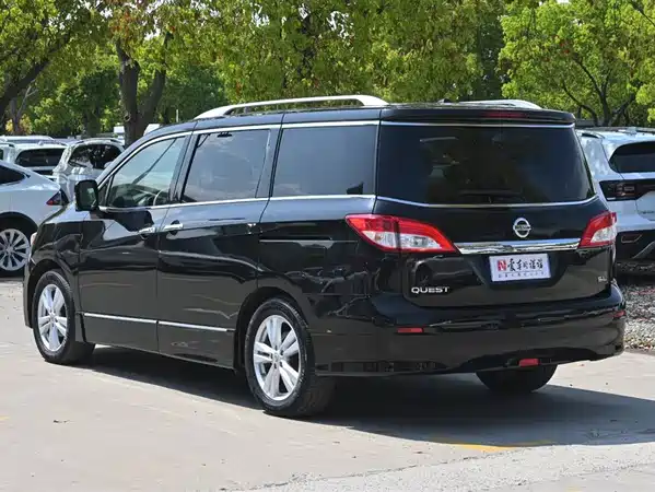 Nissan Quest 2015