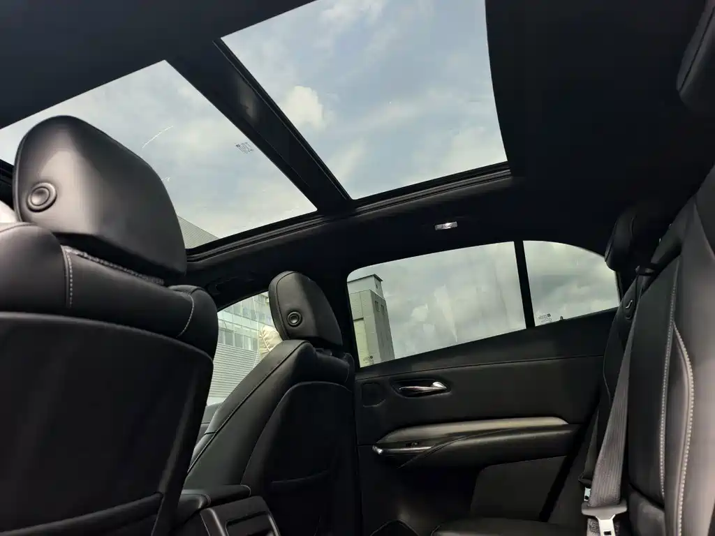 Cadillac XT4 2019 — фото 19