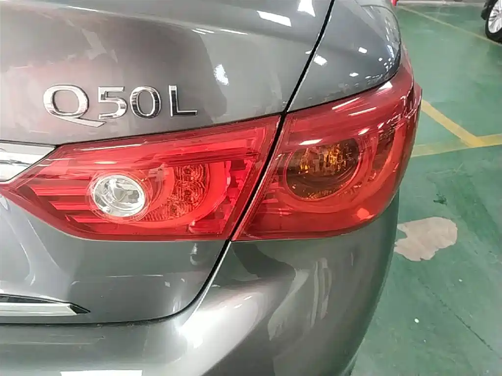 Infiniti Q50L 2015 — фото 8