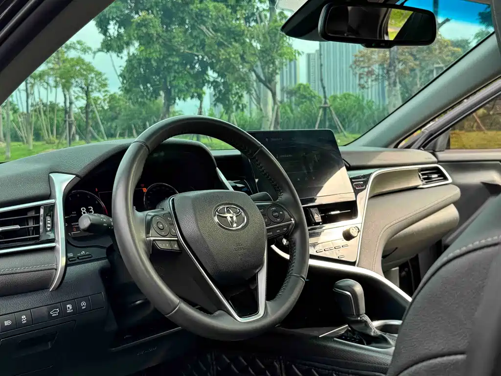 Toyota Camry 2022 — фото 15