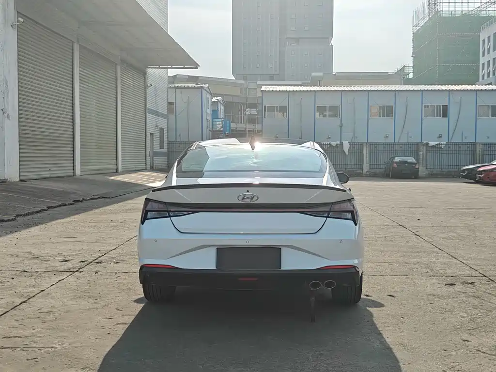 Hyundai Elantra 2023