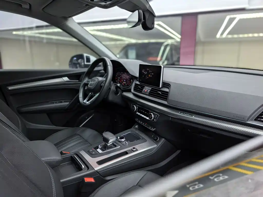 Audi Q5L 2020 — фото 26