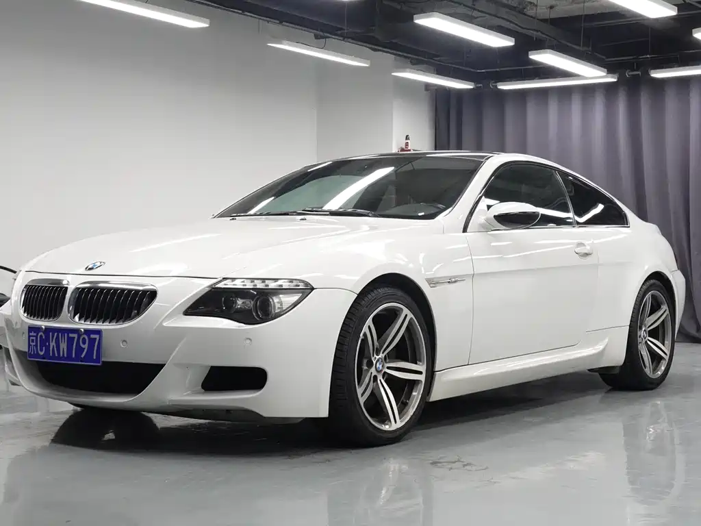 BMW M6 2008 — фото 1