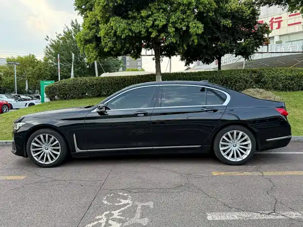 BMW 7 Series 2021