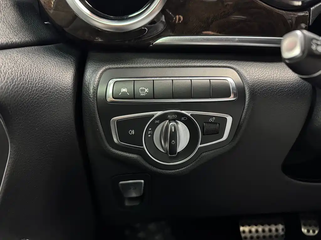 Mercedes-Benz V-Class 2018 — фото 16