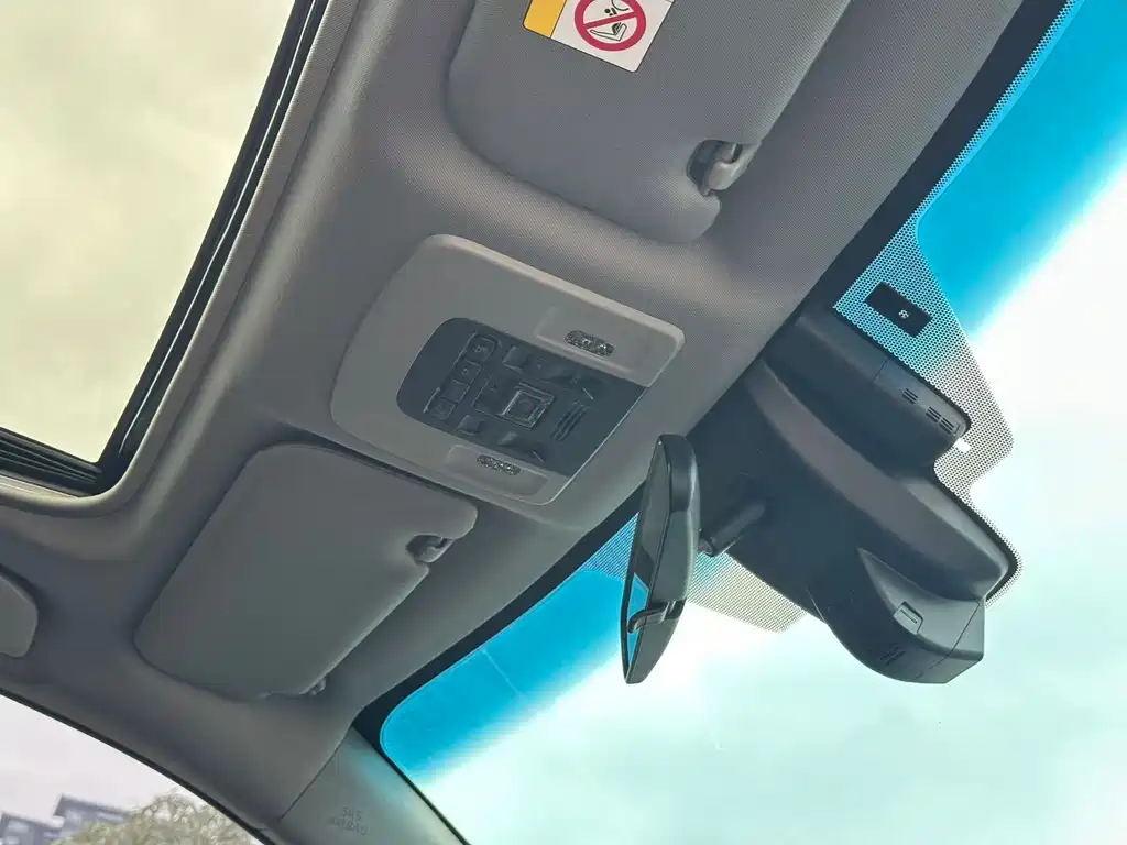 Toyota Camry 2022 — фото 22