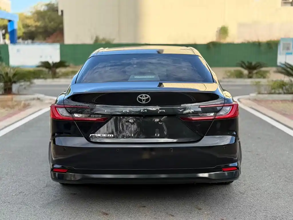Toyota Camry 2025 — фото 12