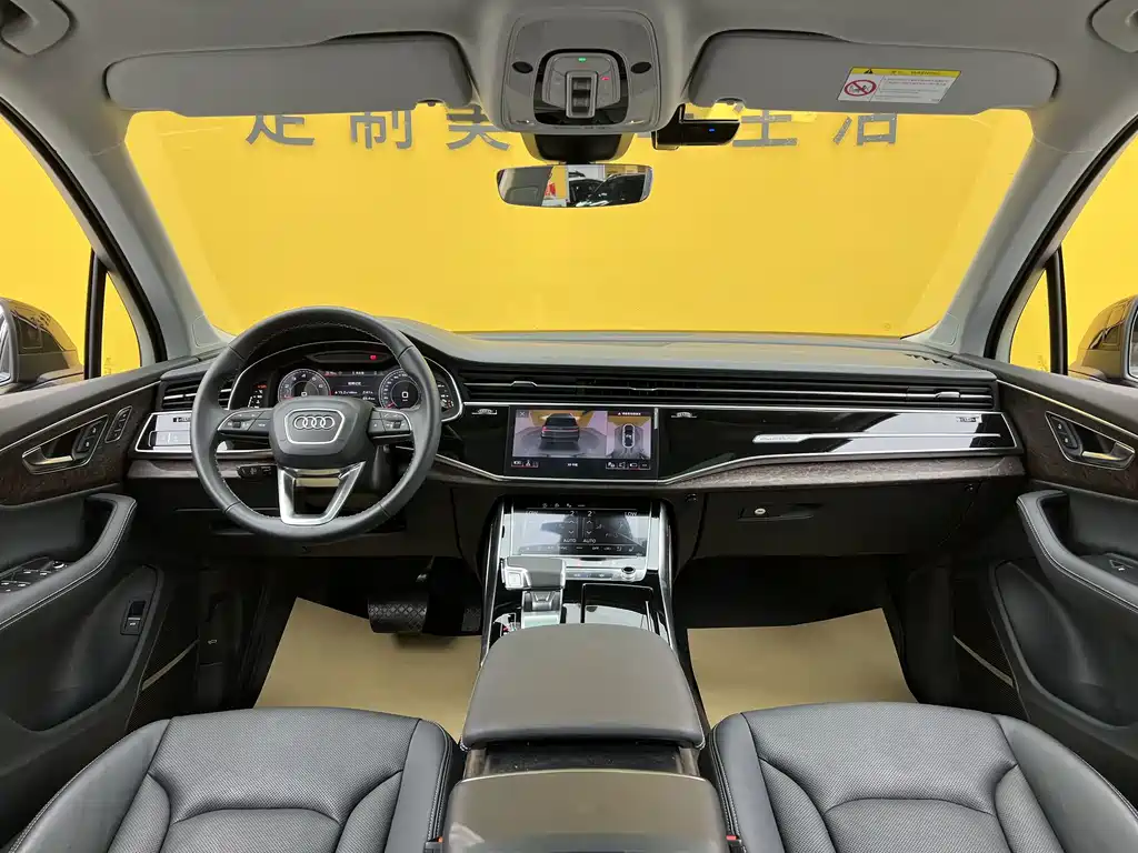 Audi Q7 2025 — фото 20