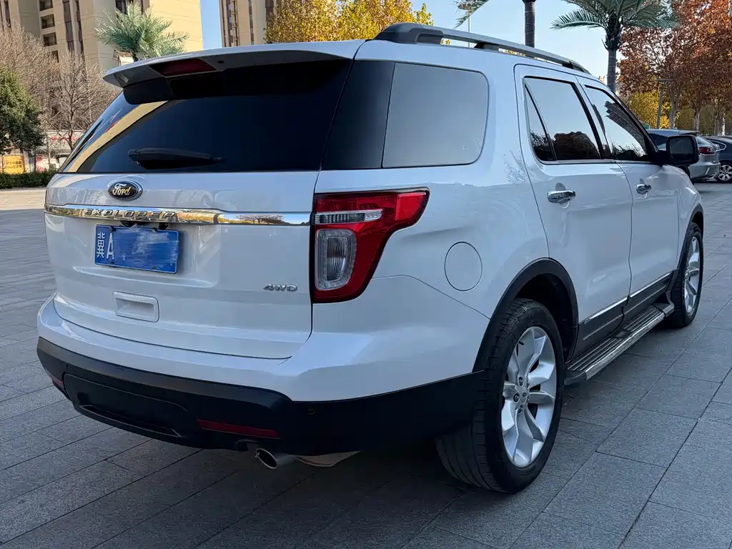 Ford Explorer 2014 — фото 6