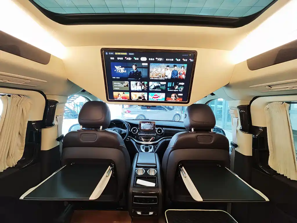 Mercedes-Benz V-Class 2018 — фото 19