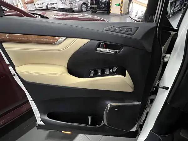Toyota Alphard 2017