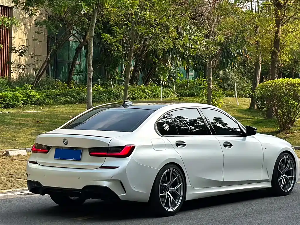BMW 3 Series 2019 — фото 6