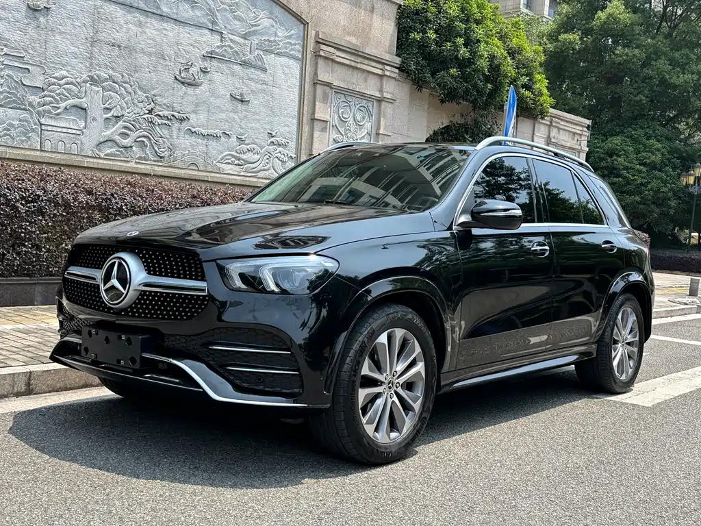 Mercedes-Benz GLE 2023 — фото 1