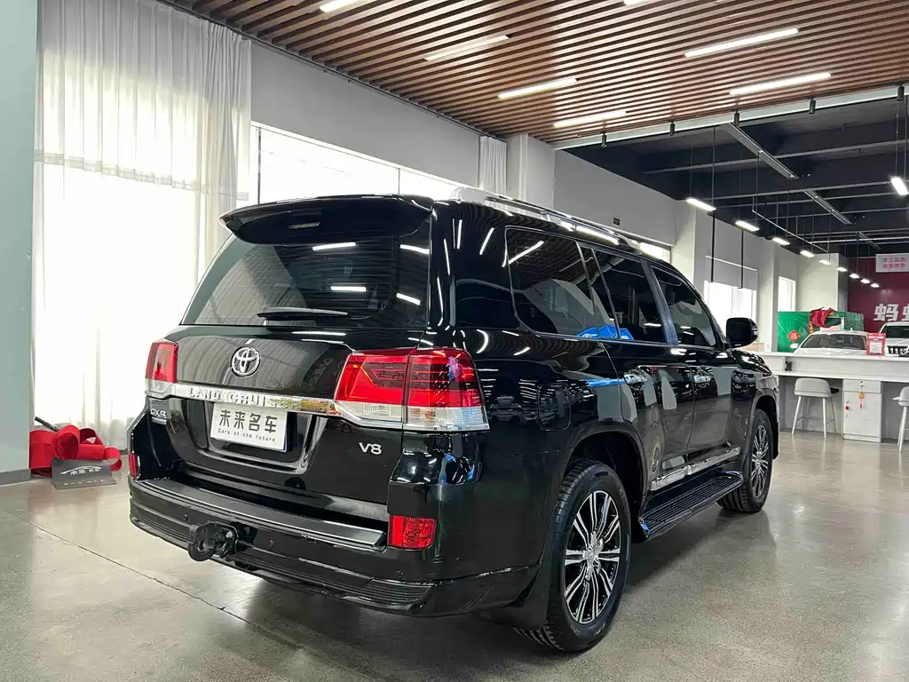 Toyota Land Cruiser 2019 — фото 18