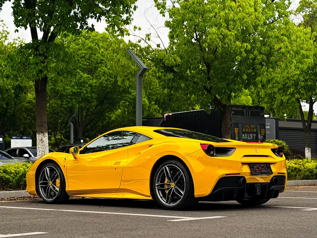 Ferrari 488 2018 — фото 21