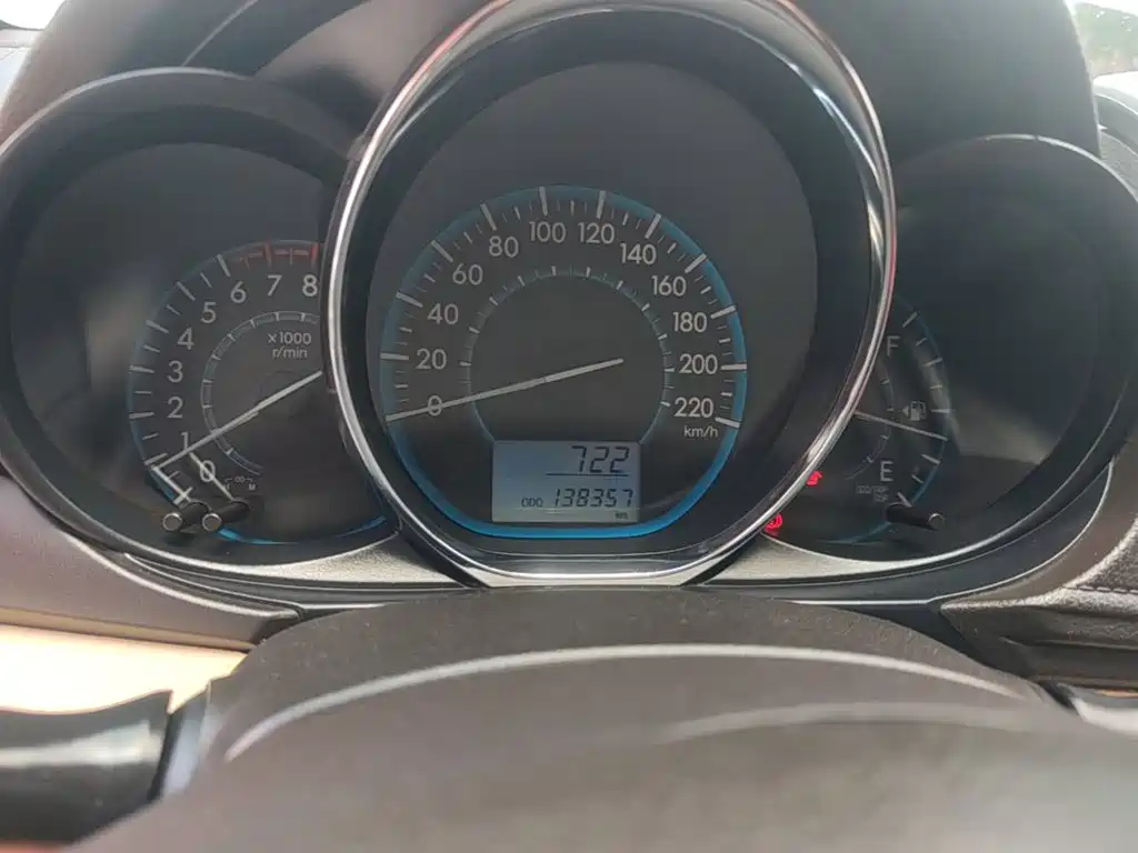 Toyota Vios 2015 — фото 12