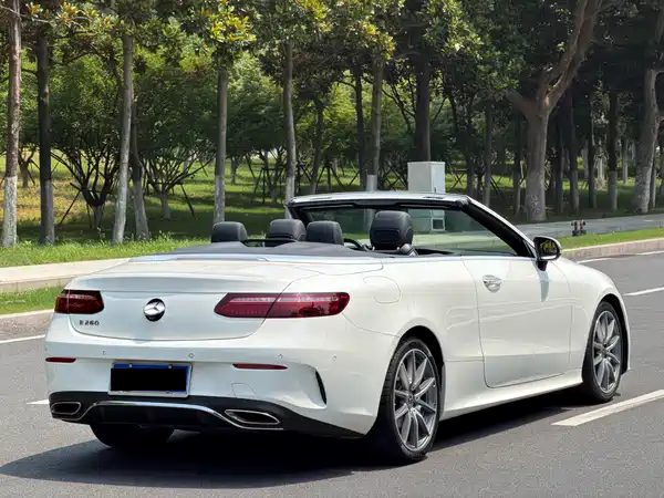 Mercedes-Benz E-Class 2022
