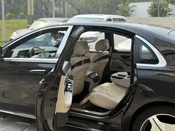 Mercedes-Benz S-Class 2012