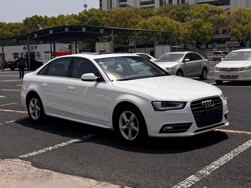 Audi A4L 2013 — фото 3