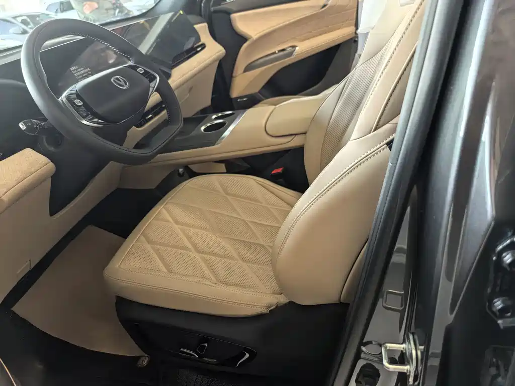 Changan CS75 PLUS 2025 — фото 9