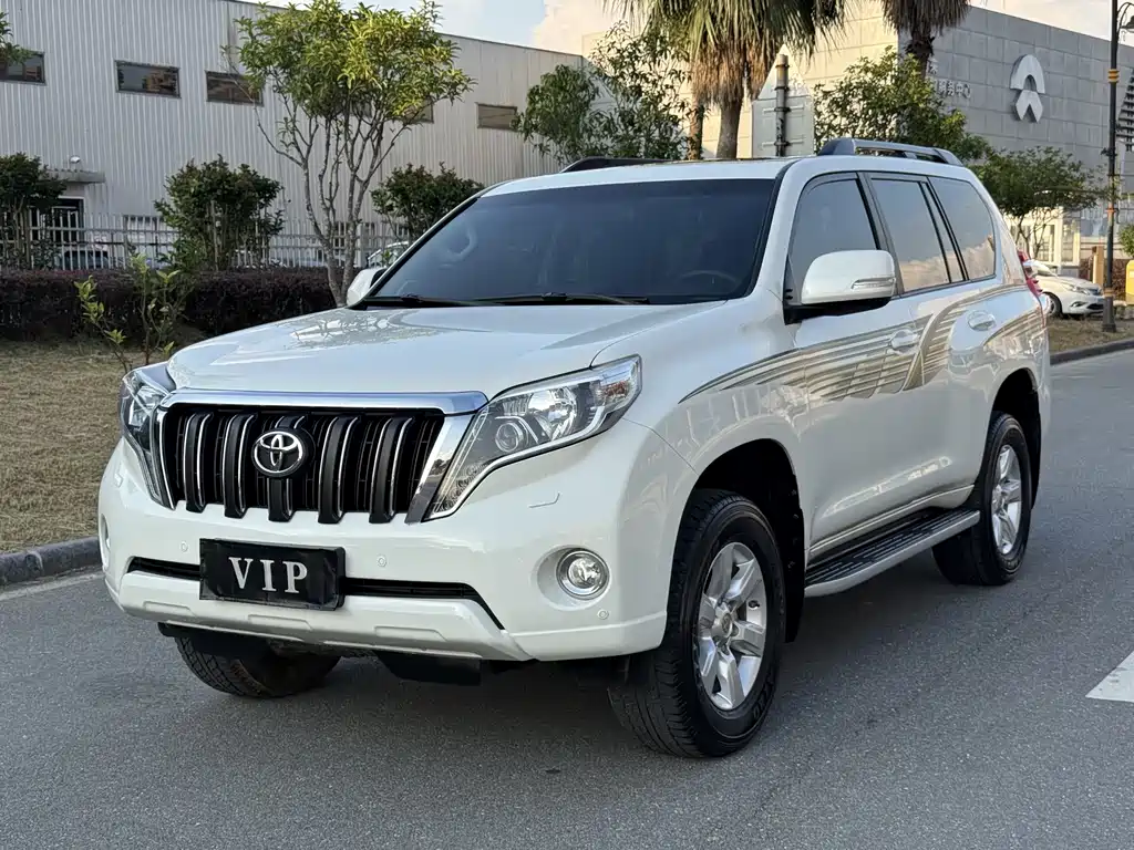 Toyota Prado 2017 — фото 1