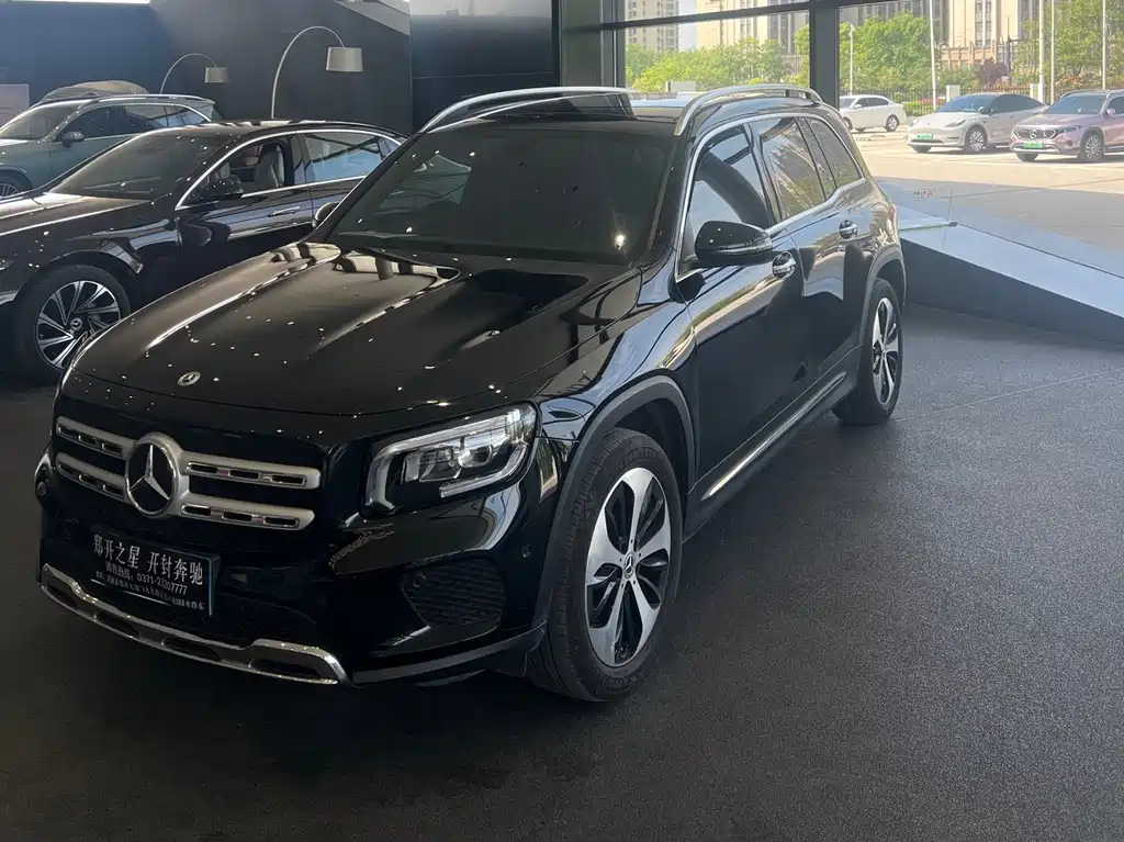 Mercedes-Benz GLB 2023 — фото 1