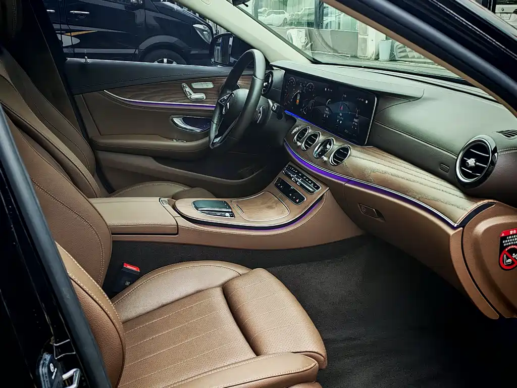 Mercedes-Benz E-Class 2023 — фото 13