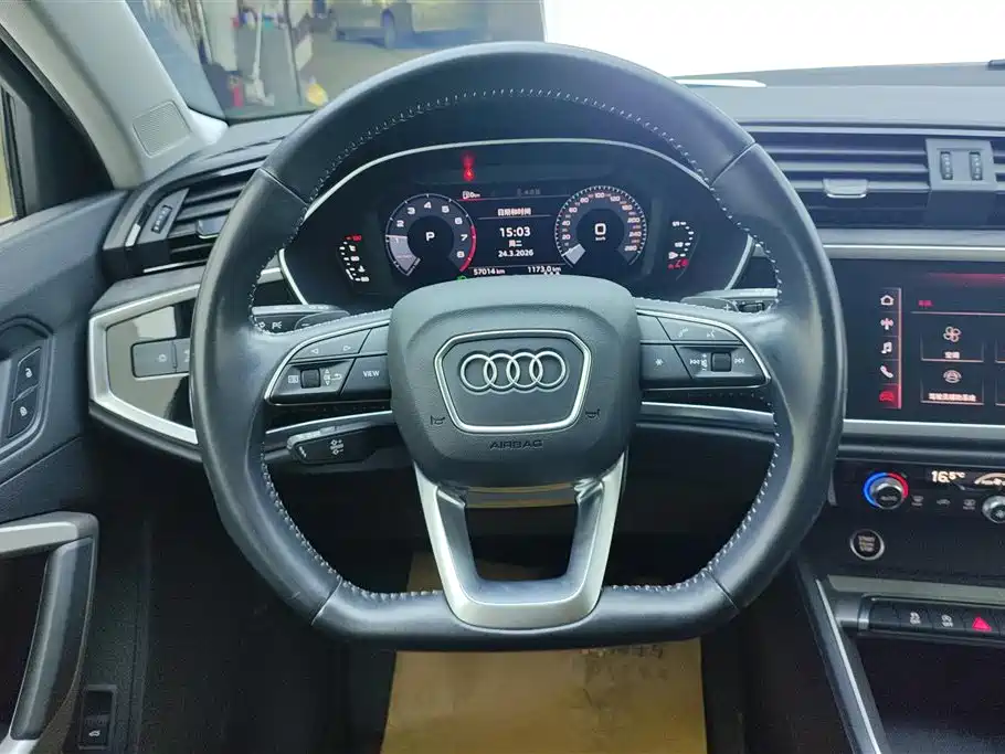 Audi Q3 2021 — фото 15