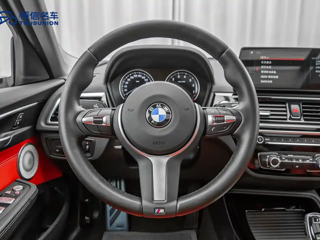 BMW 1 Series 2022 — фото 16