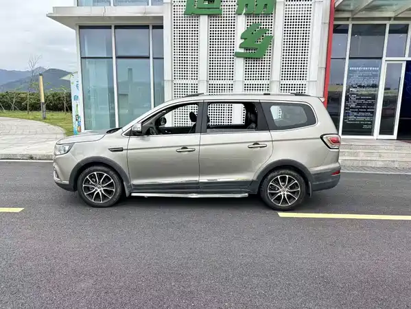 Dongfeng Fengxing SX6 2017