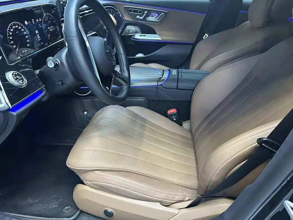 Mercedes-Benz E-Class 2025 — фото 15