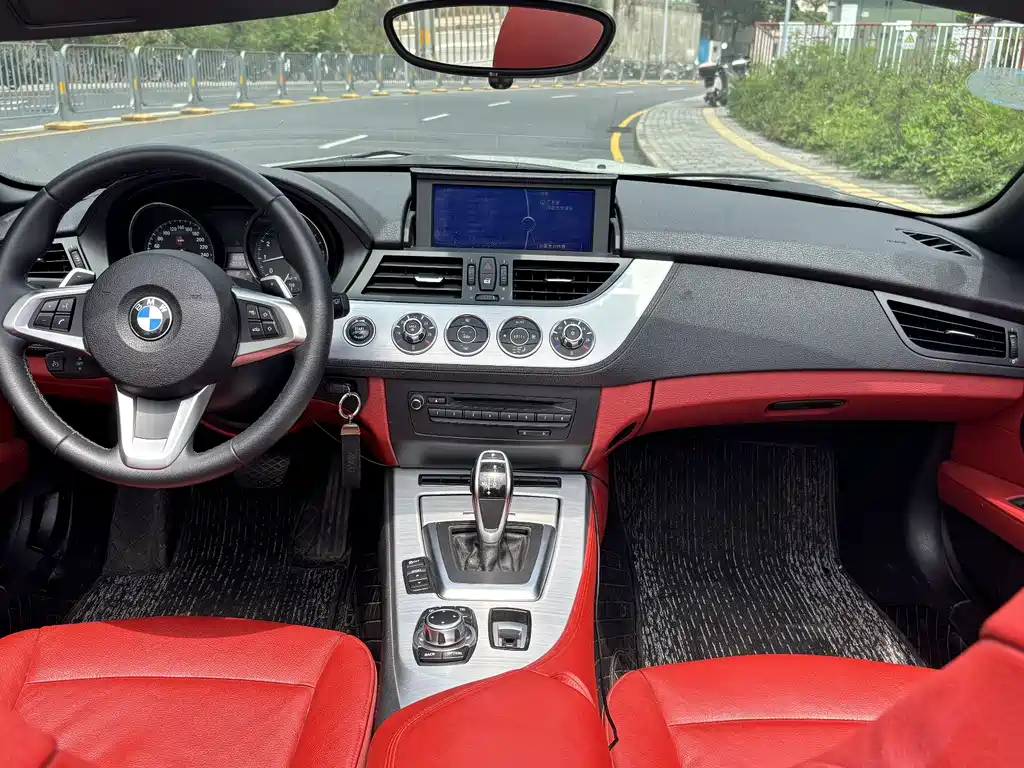 BMW Z4 2012 — фото 13