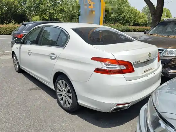 Peugeot 408 2016