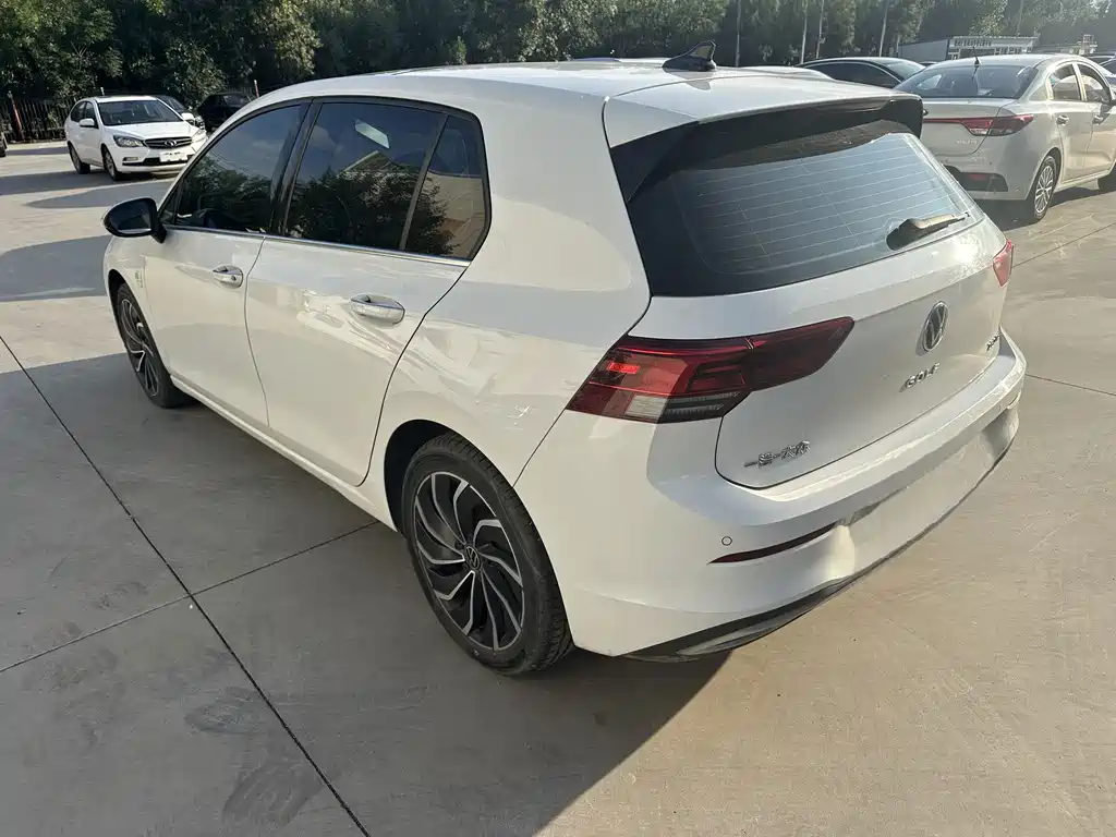 Volkswagen Golf 2024