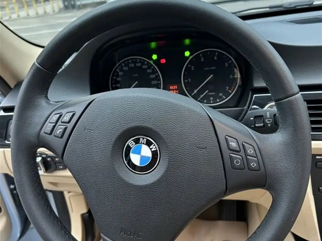 BMW 3 Series 2012 — фото 13