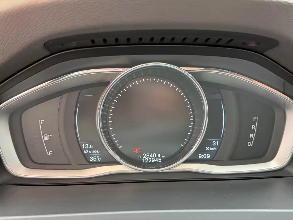 Volvo S60 2015 — фото 11