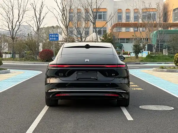 NIO ET9 2025