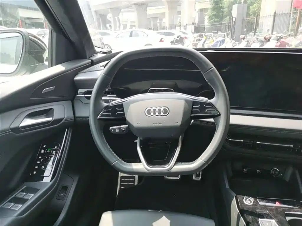 Audi Q6L e-tron 2025 — фото 17