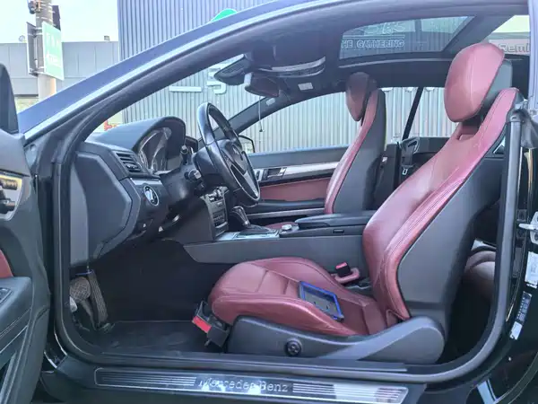Mercedes-Benz E-Class 2011