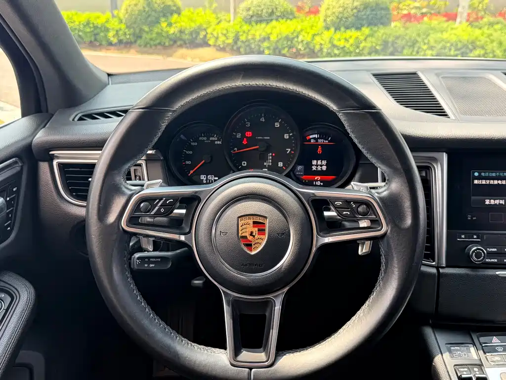 Porsche Macan 2018 — фото 15