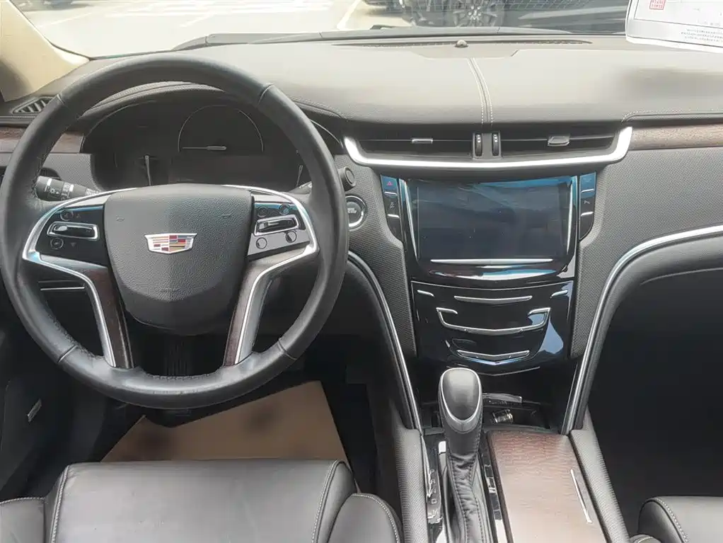 Cadillac XTS 2018 — фото 16